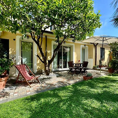 Villa Angelina Holiday Homes - Casa U.G. Vallecrosia Εξωτερικό φωτογραφία